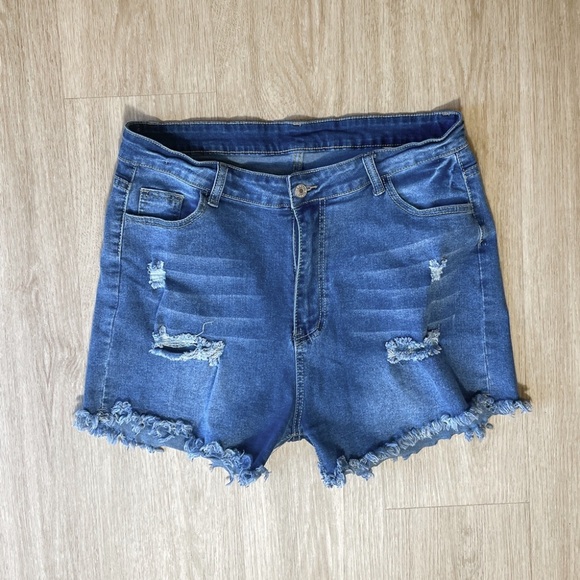 SHEIN Womens Plus Size Distressed Blue Jean Shorts Stretchy Spring Summer Shorts - Picture 5 of 6